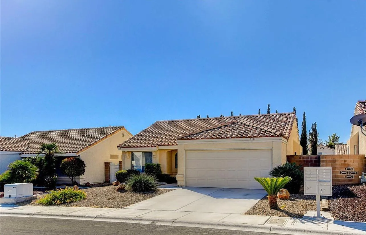 2 bed, 1070 sqft, $2,350 — Photo 1