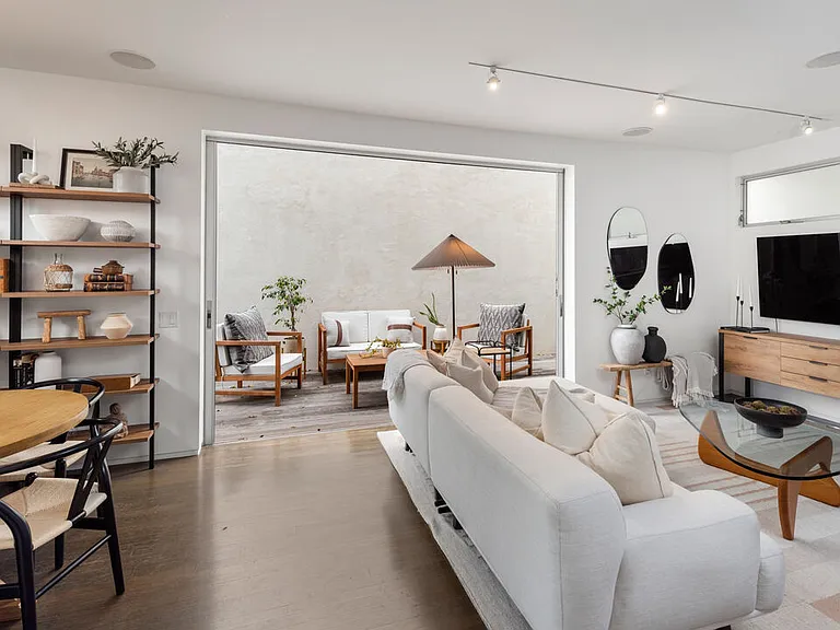 705 Sunset Ave #1/4 — Photo 1