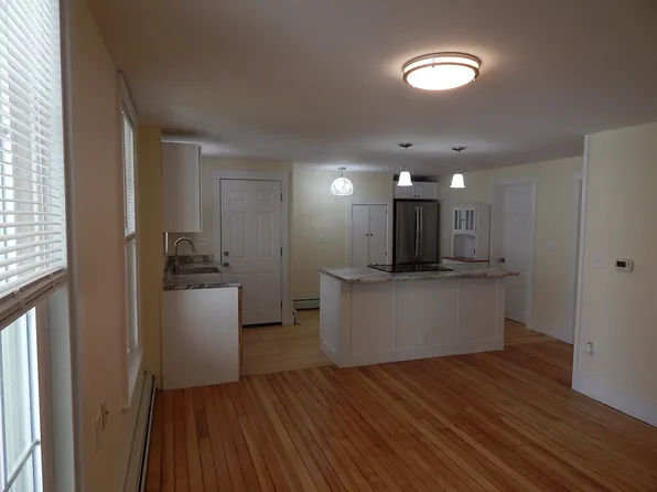 115 Portland St #7, Yarmouth, ME 04096