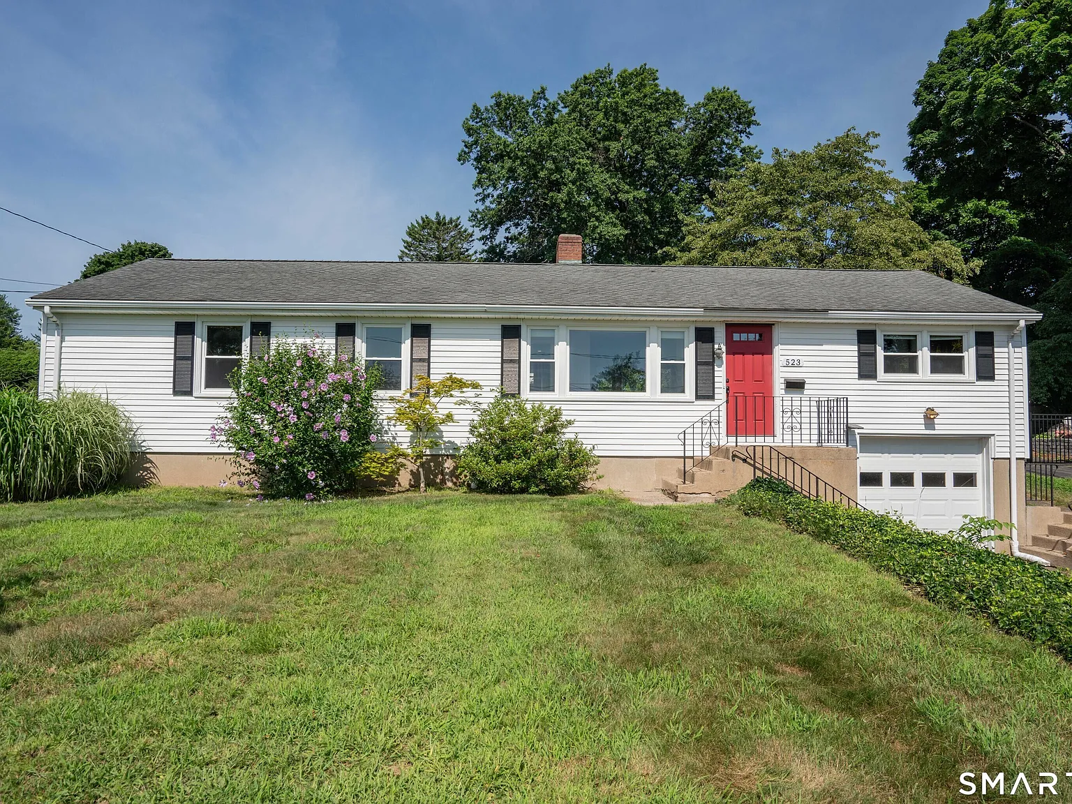 3 bed, 1.0 bath, 1392 sqft, $3,500 — Photo 1