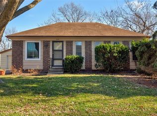 303 12th Ave NW, Altoona, IA 50009