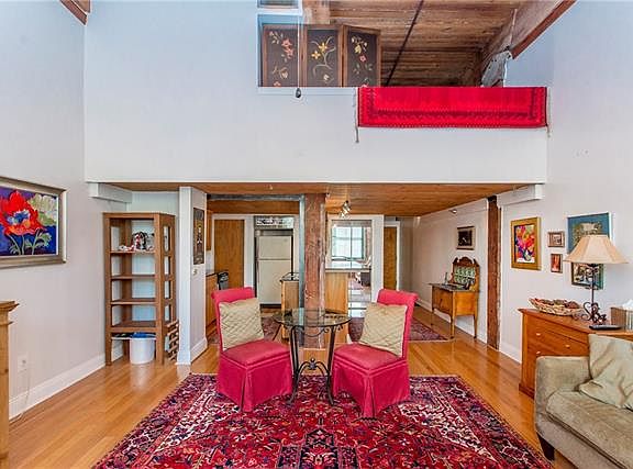 4th image of 1107 S Peters St APT 212
