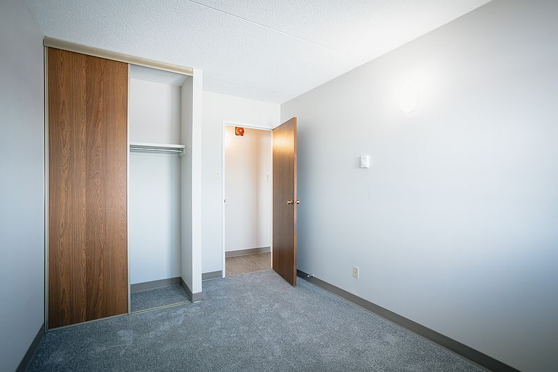 Winnipeg Apartment for rent - 2 Bedrooms — photo 15