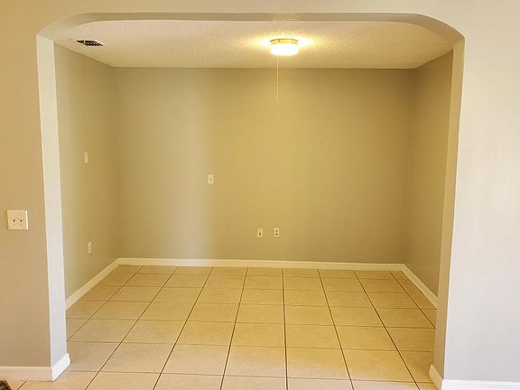 2nd image of 113 Astor Ct