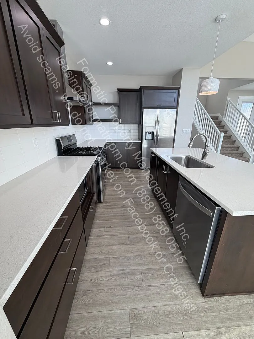 3 bed, 3.0 bath, $3,195 — Photo 4
