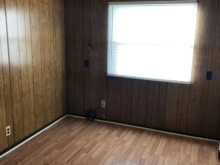 425 Western Hills Dr — Photo 12