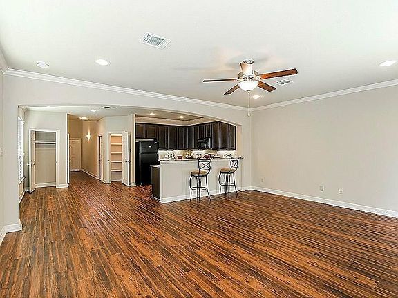 4th image of 36 Woodland Hills Dr #B