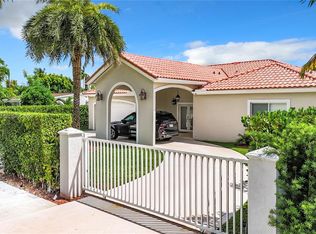 5425 SW 97th Ct, Miami, FL 33165