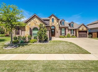 148 McKinley Dr, Burleson, TX 76028