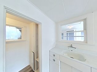 706 1/2 8th St, Bremerton, WA 98337