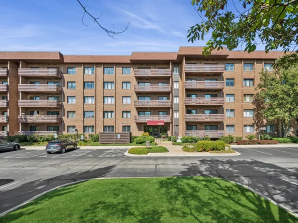 2000 Chestnut Ave APT 103, Glenview, IL 60025