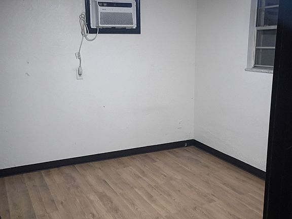 4th image of 221 William St #4
