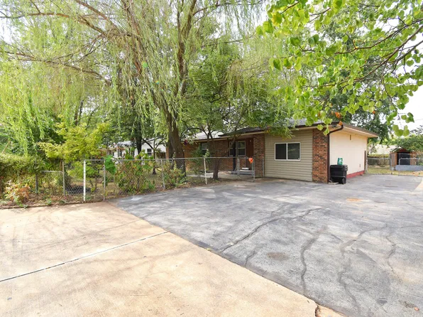 2303 S Orchard Avenue, Bolivar, MO 65613