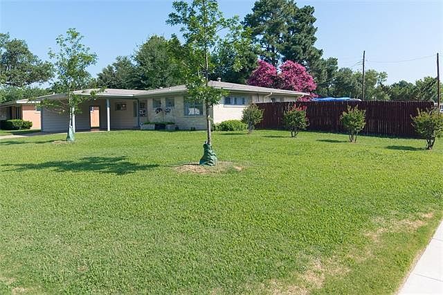 1st image of 1903 Colony Dr