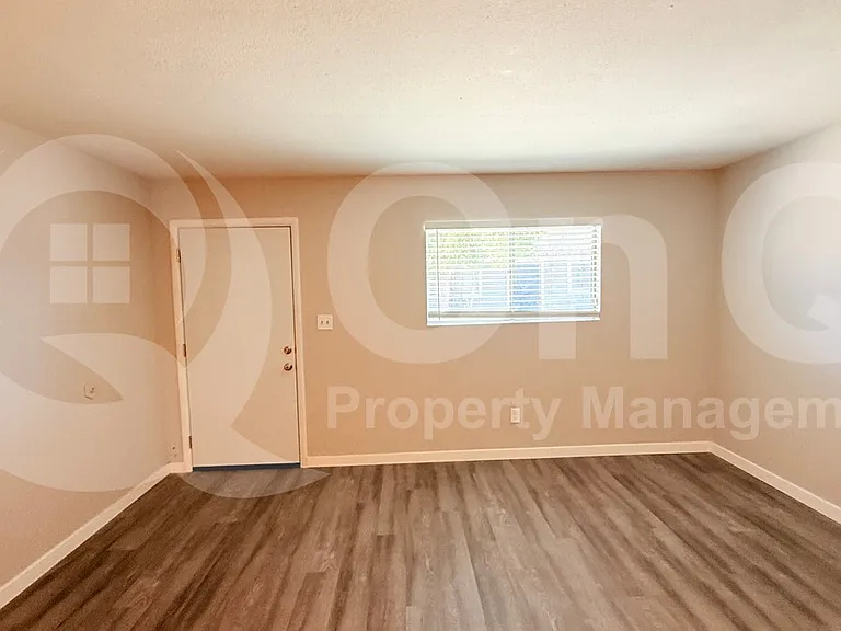 3002 E Waltann Ln #2 — Photo 25