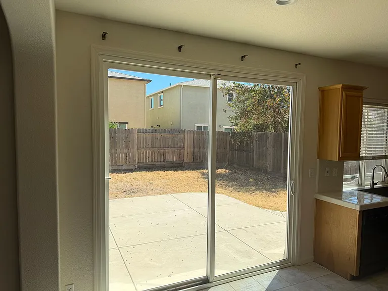 702 Chandon Dr — Photo 6