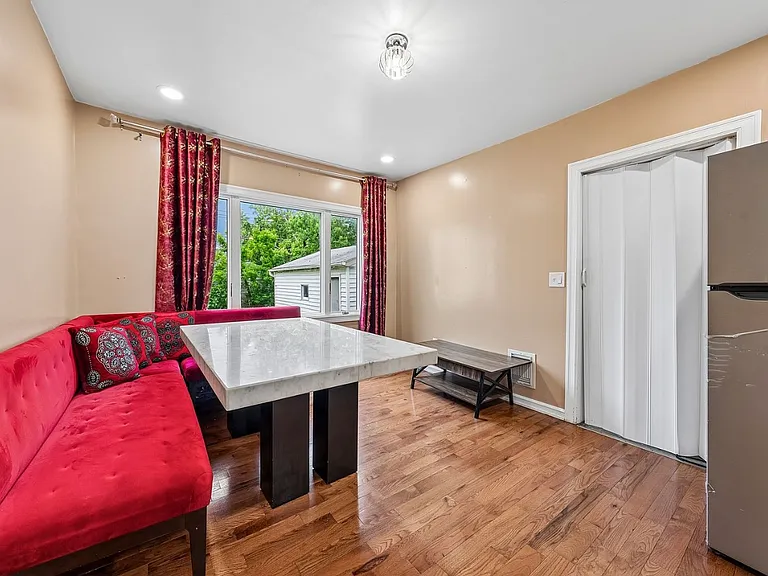 1425 Kenmore Ave — Photo 3