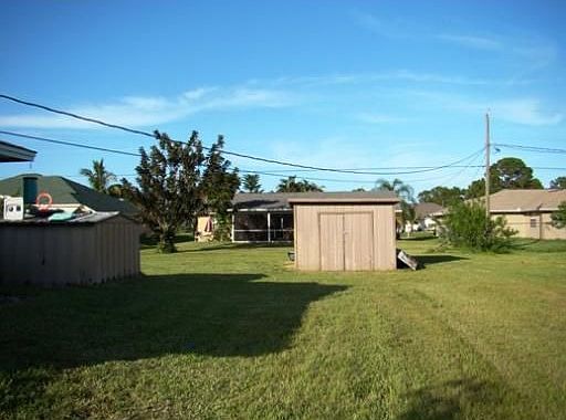 4th image of 1749 SE Aires Ln
