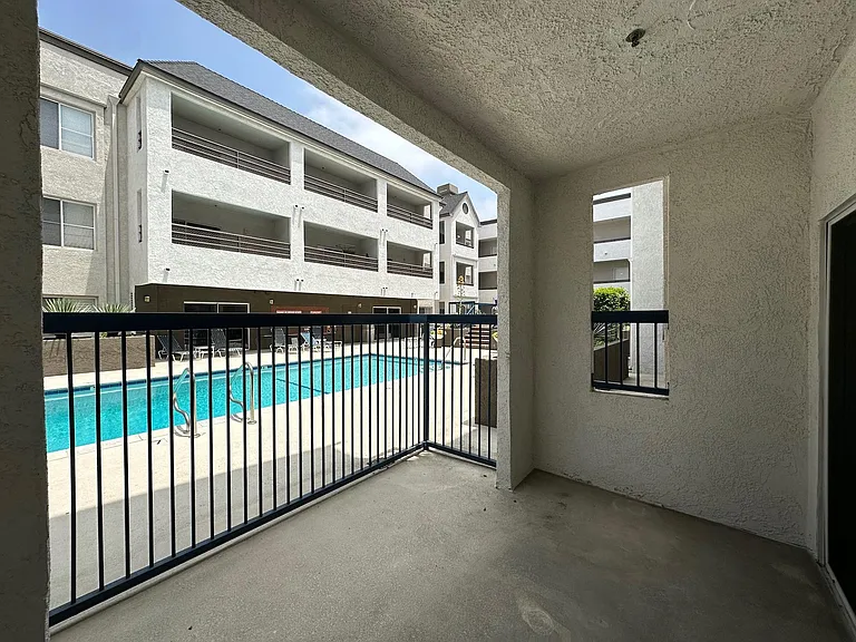 300 N El Molino Ave #126 — Photo 21