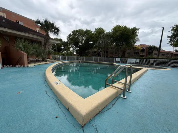17650 NW 68th Ave APT A2008, Hialeah, FL 33015