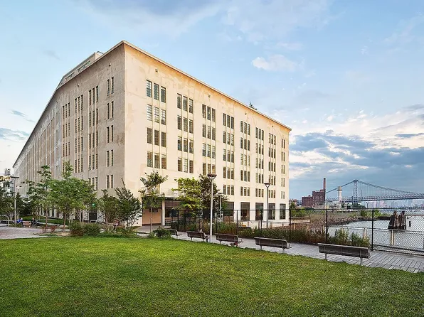 184 Kent Avenue image 6 of 16