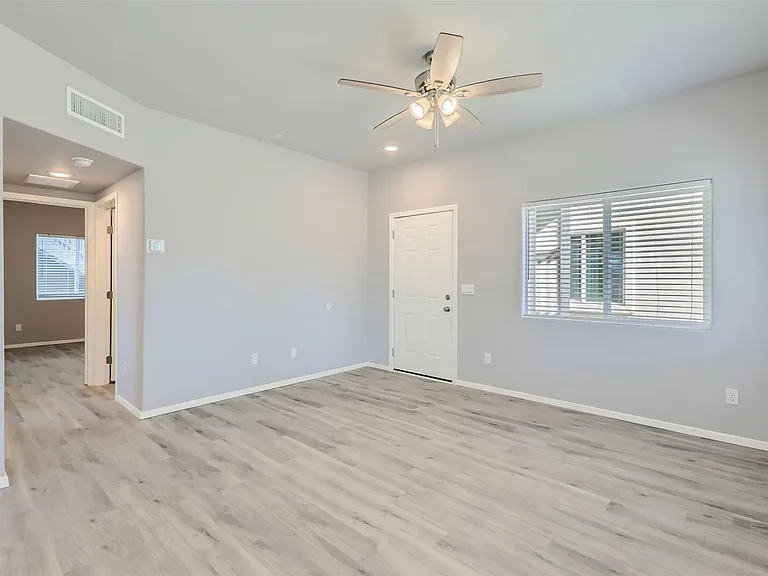 7010 N 80th Ave — Photo 13