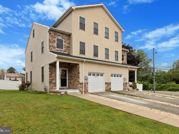 1021 Hazelwood Dr, Philadelphia, PA 19150