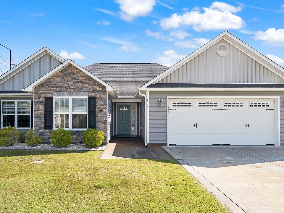 1st image of 137 Cavalier Dr