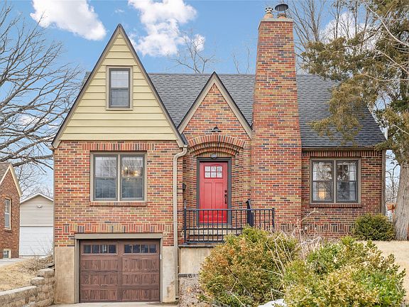 2nd image of 2207 39th St