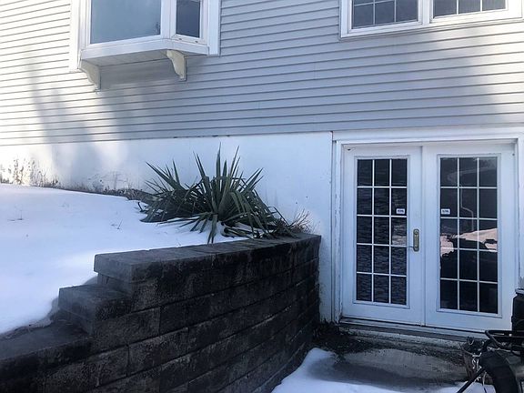 5th image of 2 Hogan Ln