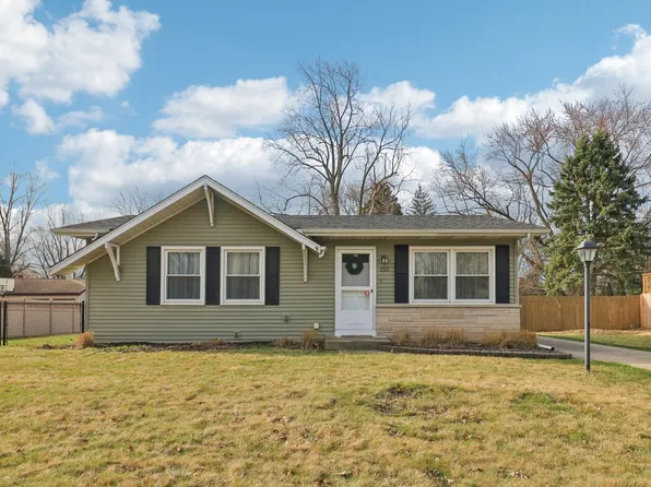 30W221 Claymore Ln, Naperville, IL 60563