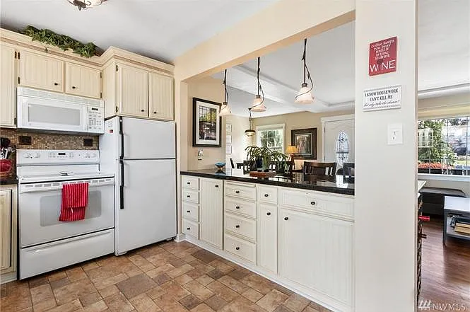 3 bed, 1320 sqft, $3,200 — Photo 4