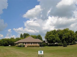 699 Kensington Dr #19, Ripon, WI 54971