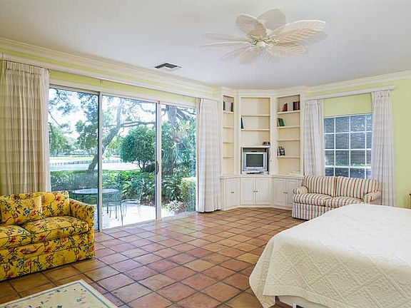 3rd image of 240 Johns Island Dr