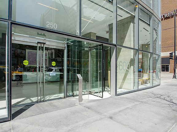 4th image of 600 N Fairbanks Ct Unit 2601