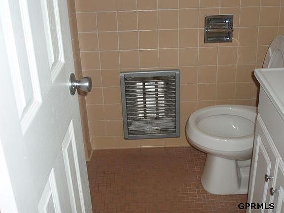 3rd image of 604 S 22nd St APT 801