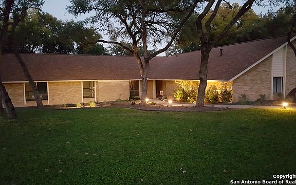 3rd image of 113 Meadowbrook Dr