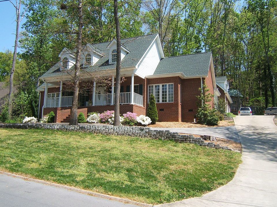 1816 Woodhaven Drive