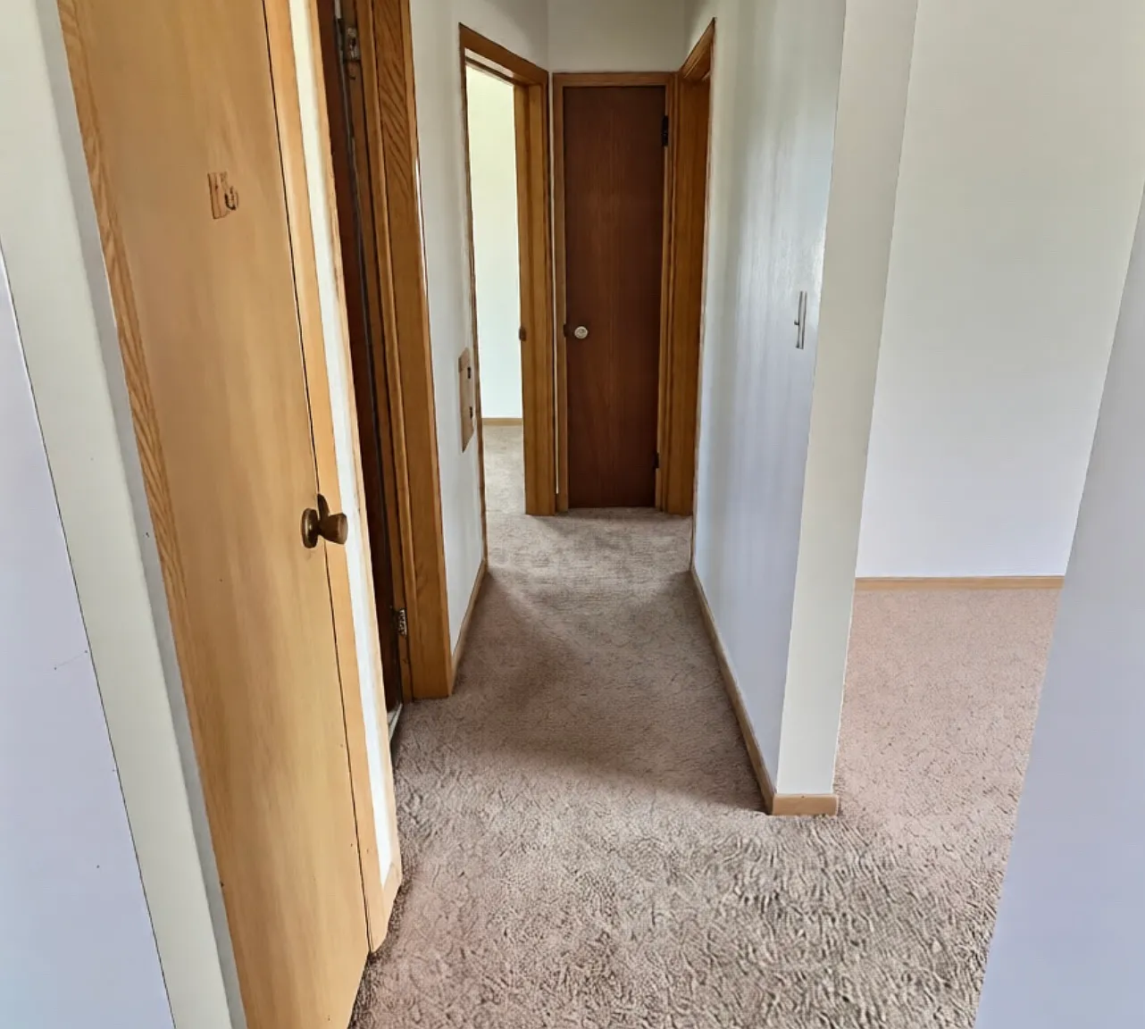 2424 W Howard Ave — Photo 4