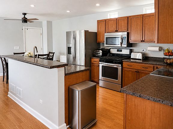 5th image of 57 Freesia Dr