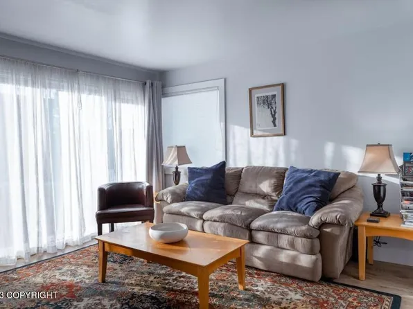 811 O Pl #2, Anchorage, AK 99501