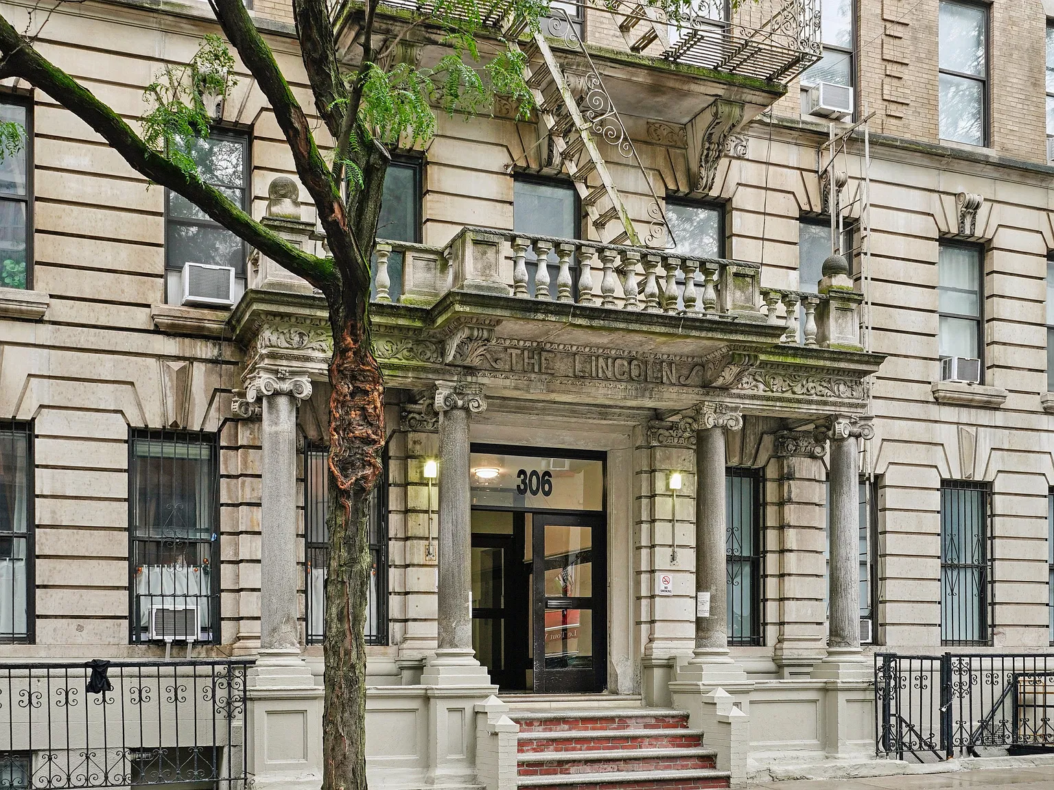 306 West 51st Street — Photo 4