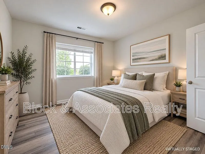 4 bed, 3.5 bath, 2068 sqft, $2,095 — Photo 2