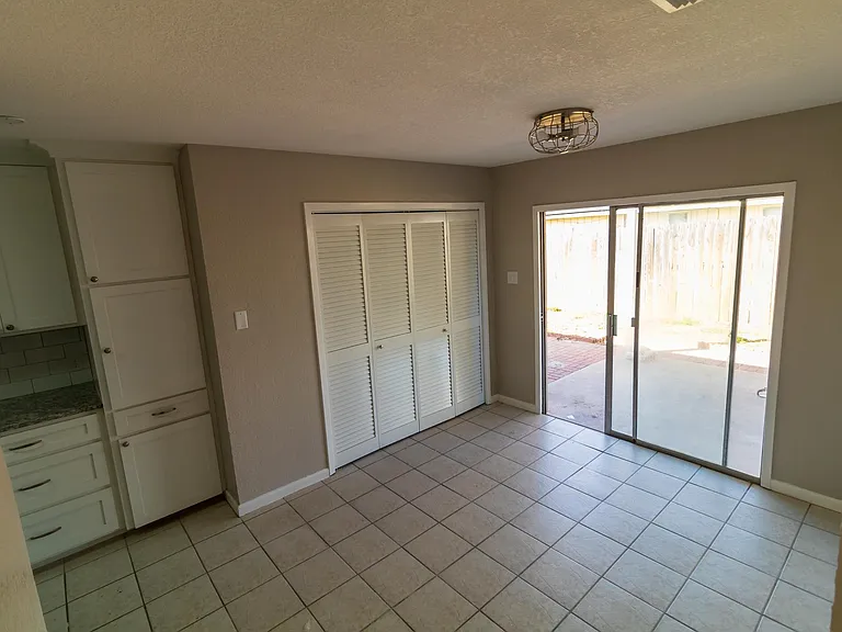 2245 Brighton Dr — Photo 7