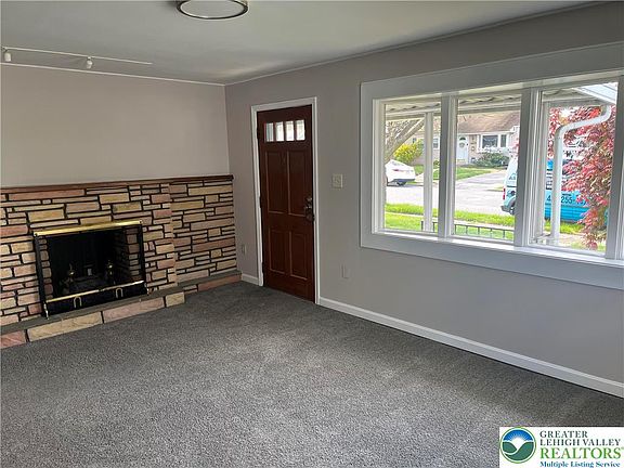2nd image of 1719 Callone Ave