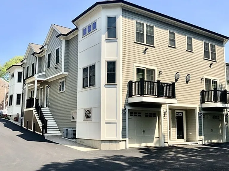 20B Hawthorne St #20B — Photo 10