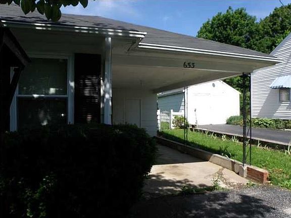3rd image of 653 Southlawn Dr
