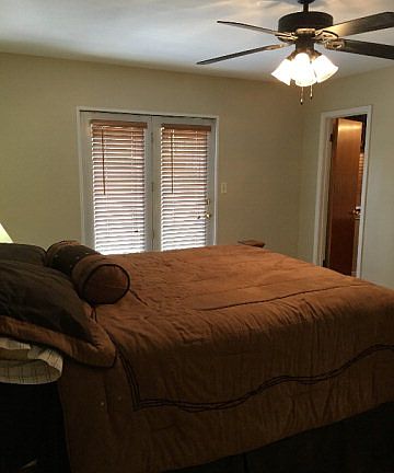 3rd image of 101 Sherwood Dr APT B