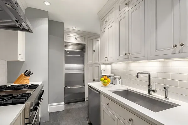 Sold by Compass | media 19