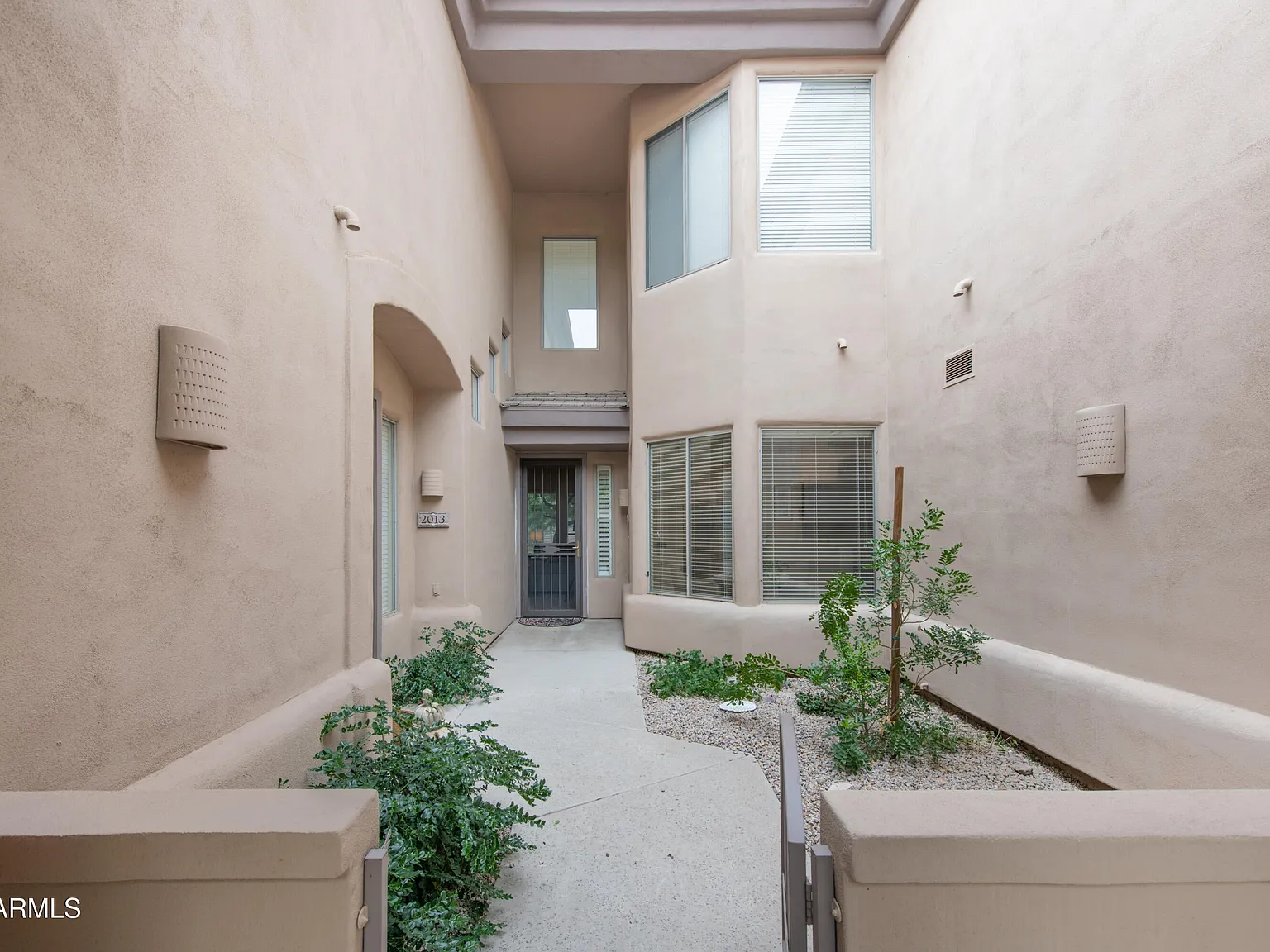 2 bed, 1659 sqft, $3,000 — Photo 2